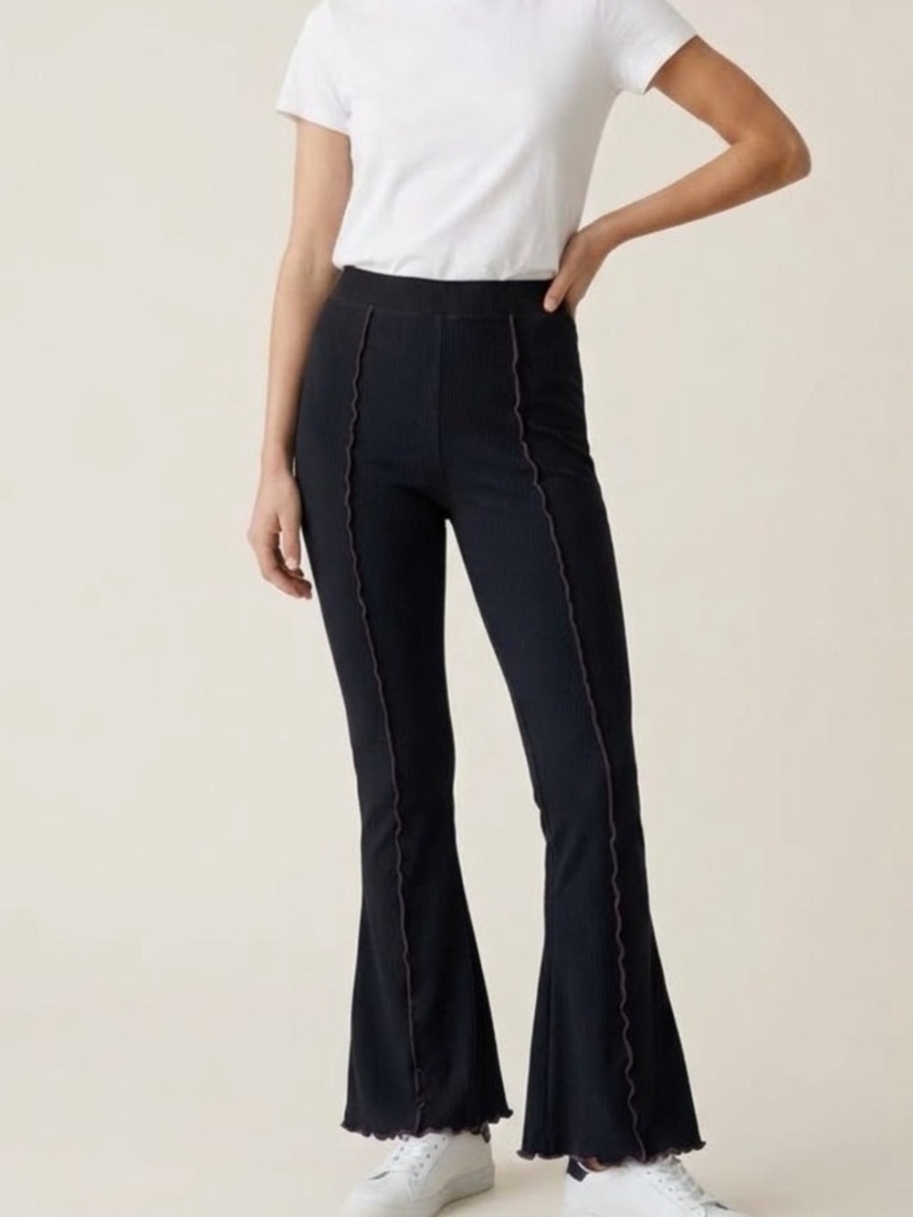 Zara Wavy Black Flare Ribbed Lettuce Hem Pants | Size Small